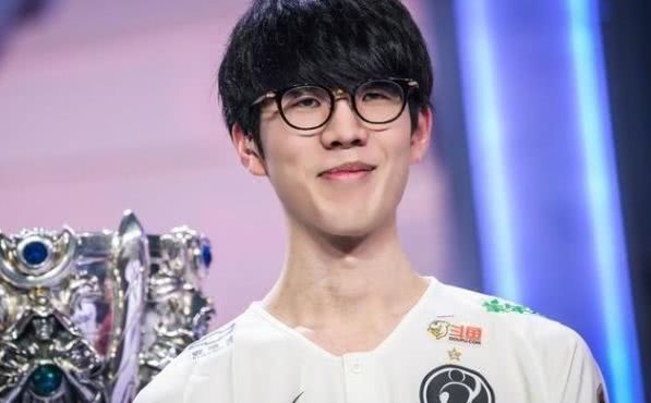 据外网爆料，EDG冠军皮肤将于12.9版本上线